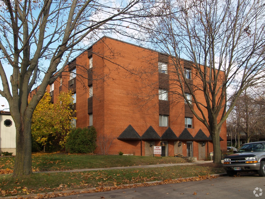 Saint Clair Apartments 606 Saint Clair Ave Sheboygan, WI Apartments