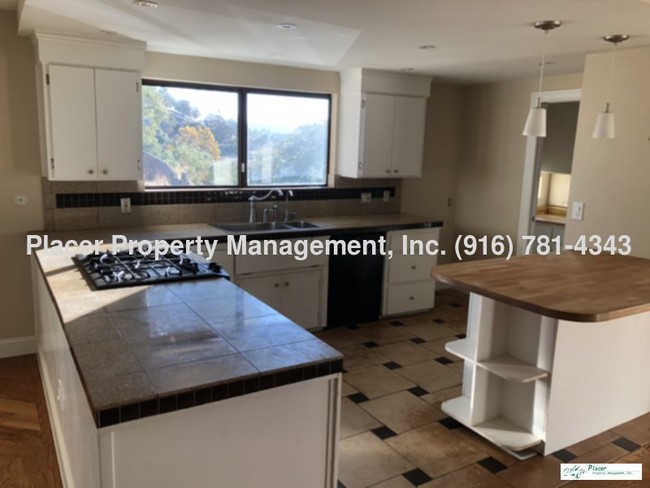 Foto del edificio - 2860 Eagle Rock Rd