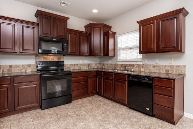 Building Photo - Bentonville Home! (March Move In)