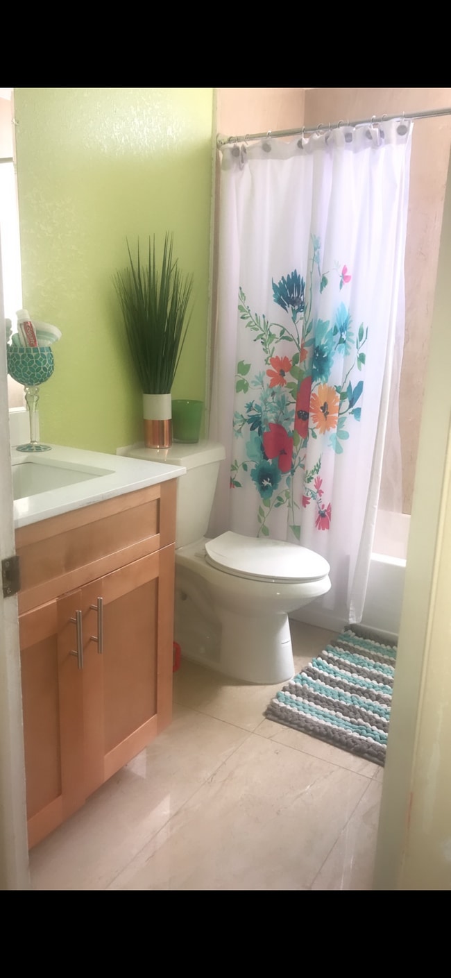 Building Photo - 4373 W 11th Ln