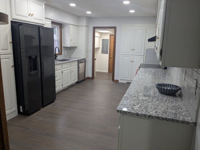 Foto del edificio - 1306 Marion Dr