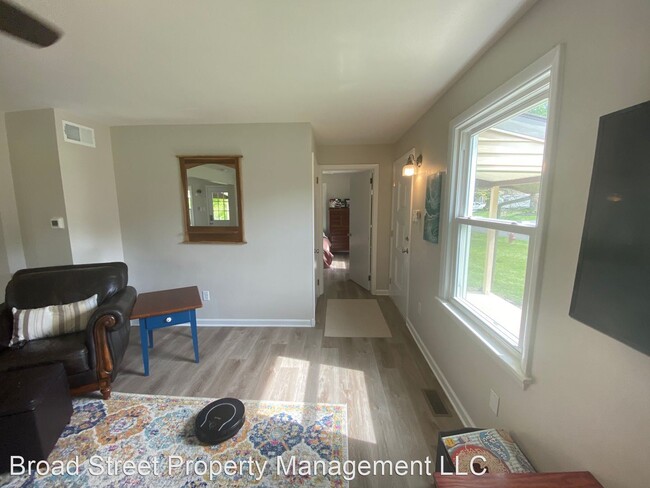 Foto del edificio - 3 br, 2 bath House - 924 Pine Hill Road