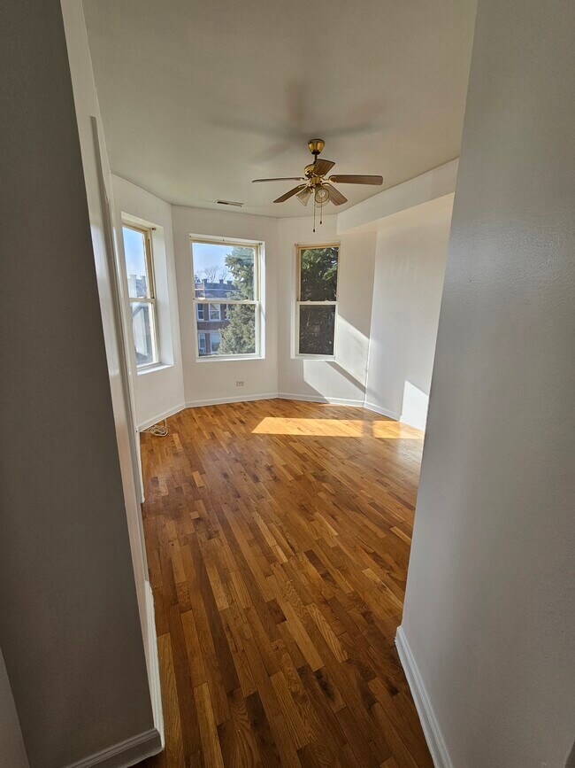 Foto del edificio - 913 N Lawndale Ave