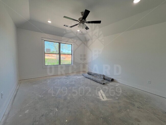Building Photo - West Springdale/Elm Springs- Single-Family...