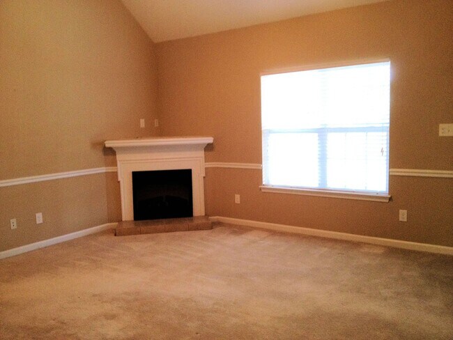 Foto del edificio - Freshly repainted, Cul-de-sac home close to Ft. Gordon Gate 6