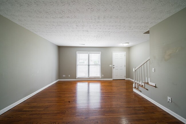 Building Photo - 1305 Forest Ave