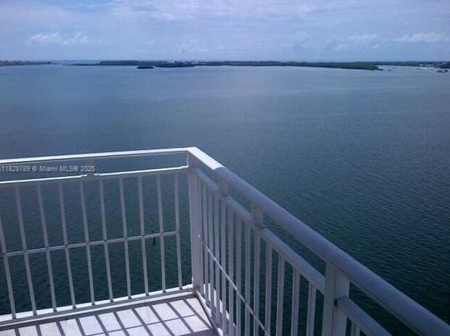 Foto del edificio - 770 Claughton Island Dr