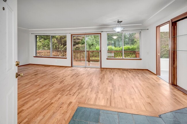 Foto del edificio - 3065 124th Ave NE