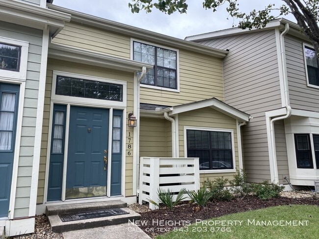 Building Photo - Charming townhome in Montclair