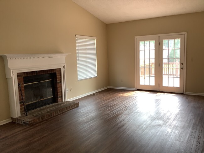 Building Photo - 848 Hunters Glen Drive