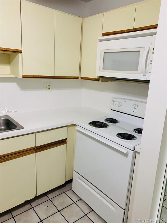 Building Photo - 7555 SW 153rd Pl