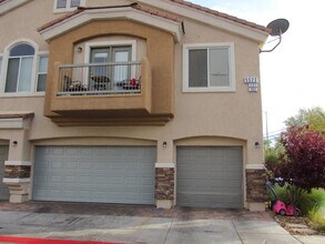 Building Photo - 5523 Baccarat Ave