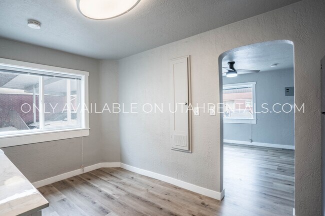 Foto del edificio - 80 N Merchant St