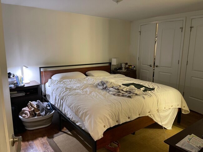 Foto del edificio - 2722 N Marshfield Ave