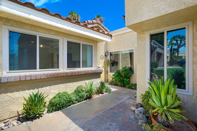 Building Photo - 41612 Aventine Ct