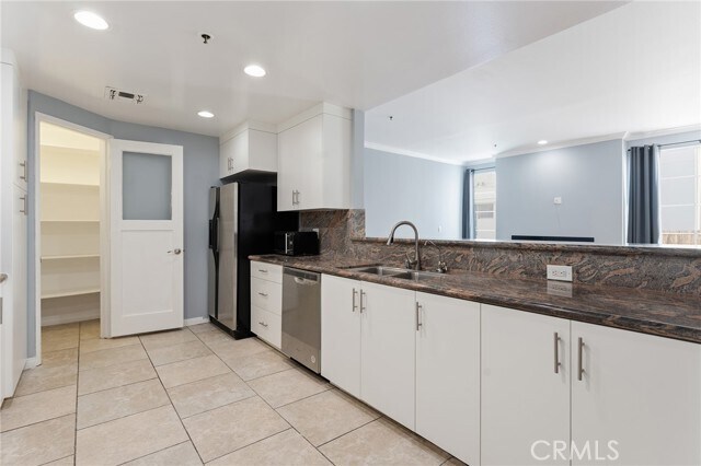 Foto del edificio - 5350 White Oak Ave
