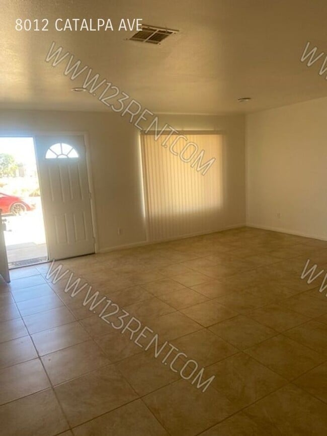 Building Photo - 8012 Catalpa Ave