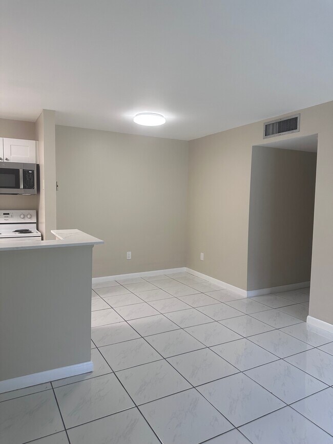 Foto del edificio - 805 NE 199th St