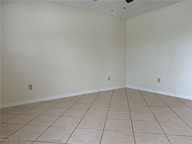 Foto del edificio - 4231 Grass Ave