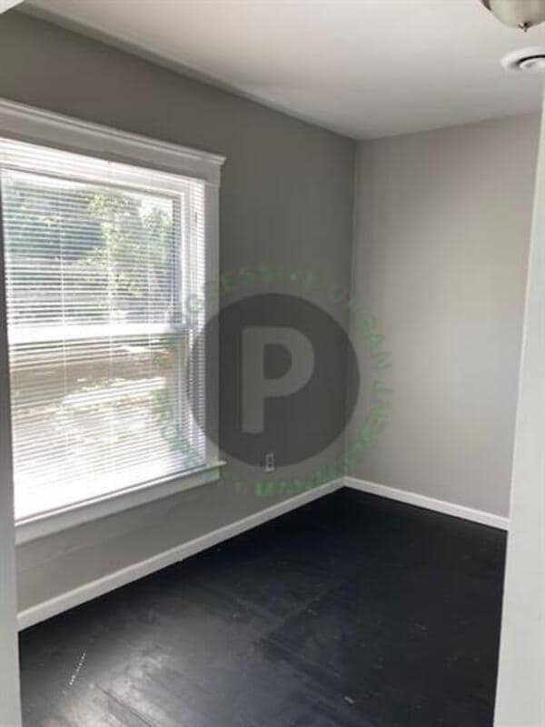 Building Photo - 4012 Woodbridge Ave