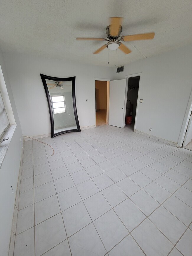Foto del edificio - 5275 NW 10th Ct