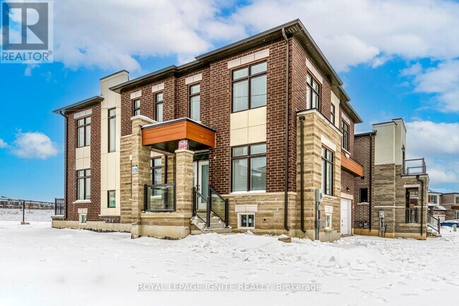 Building Photo - 110 Cattail Cres