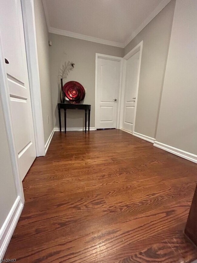 Foto del edificio - 220 Butternut Dr