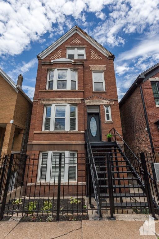 2 bedroom in Chicago IL 60647 Condo for Rent in Chicago, IL