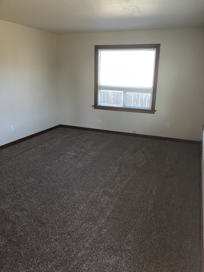 Building Photo - Charming Northside Rancher 3 bedrooms with...