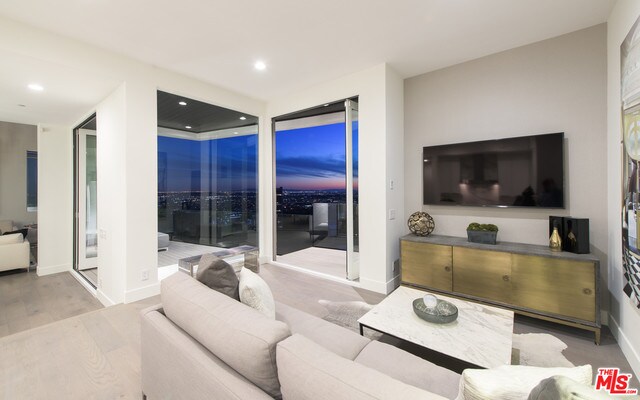 Foto del edificio - 9392 Flicker Way