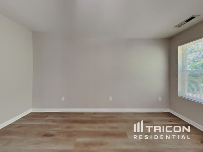 Building Photo - 95 Fleetwood Ct