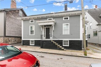 Building Photo - 13 Sherman St