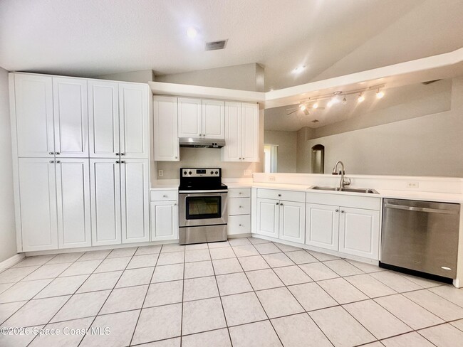 Building Photo - 2817 Mondavi Dr