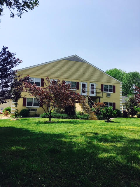 Primary Photo - Parkside Manor Apartments