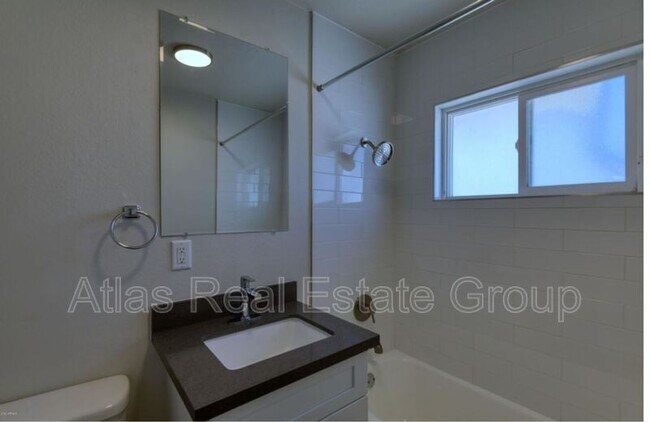 Foto del edificio - 1525 W Osborn Rd