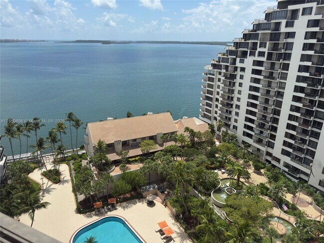 Building Photo - 540 Brickell Key Dr