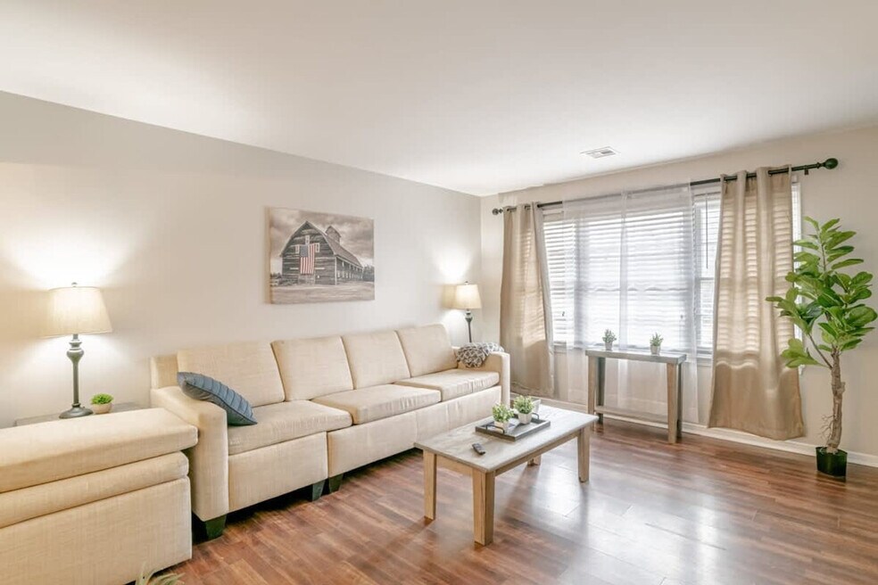 850 Forestwood Dr