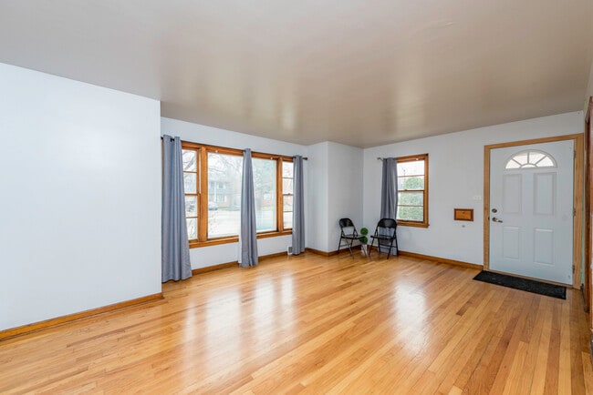 Foto del edificio - 342 N Lewis Ave