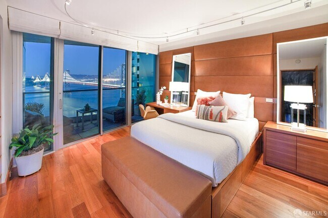 Building Photo - 301 Main St