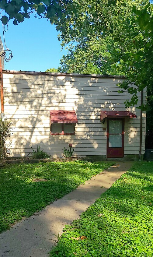 Primary Photo - 5101 Fas Trak Ln