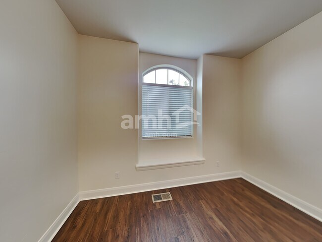 Foto del edificio - 4663 N Adale Avenue