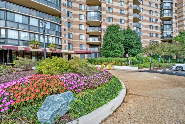 Building Photo - 8380 Greensboro Dr