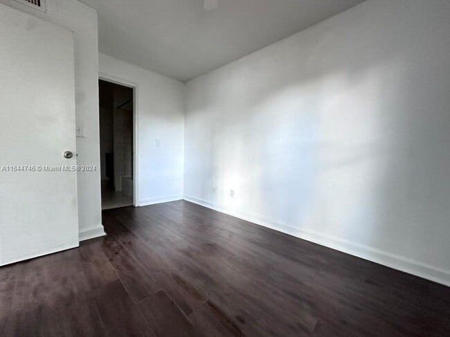 Building Photo - 3930 NW 87th Ave