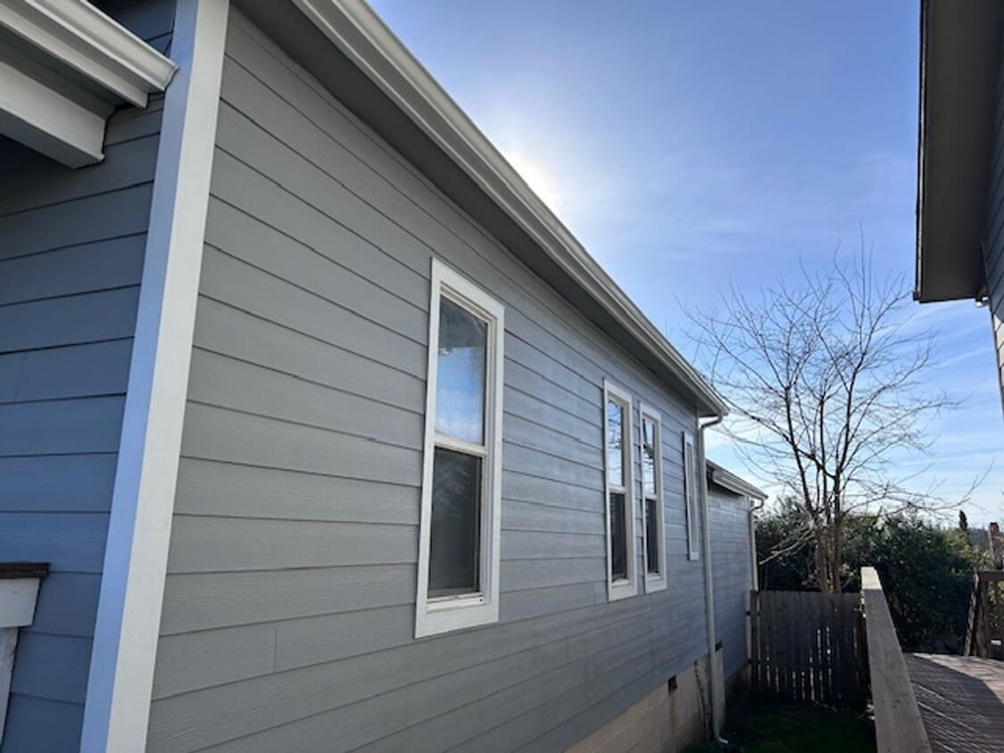 Building Photo - 2144