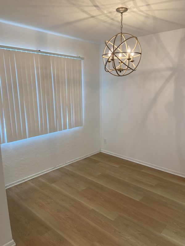 Foto del edificio - 10920 Moorpark St