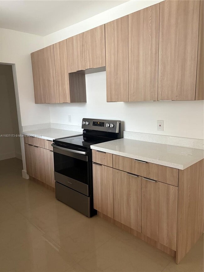 Foto del edificio - 249 E 3rd St