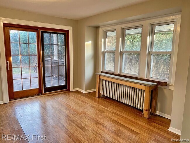 Foto del edificio - 118 Potter Ave