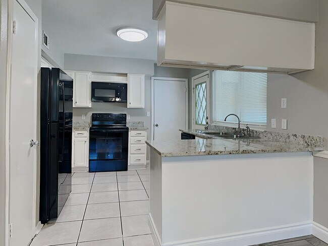 Foto del edificio - 22902 Summer Green Ln