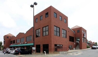 Building Photo - 709 E Market St