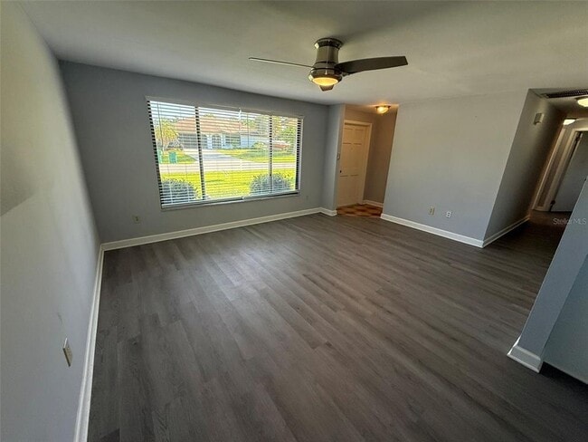 Foto del edificio - 581 Grove Ave NW